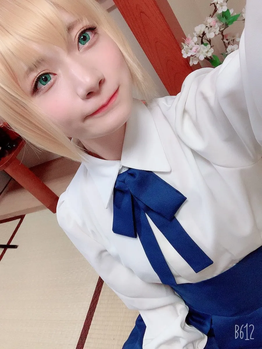 「COS福利」Fate-Saber 吃货呆毛王第5张