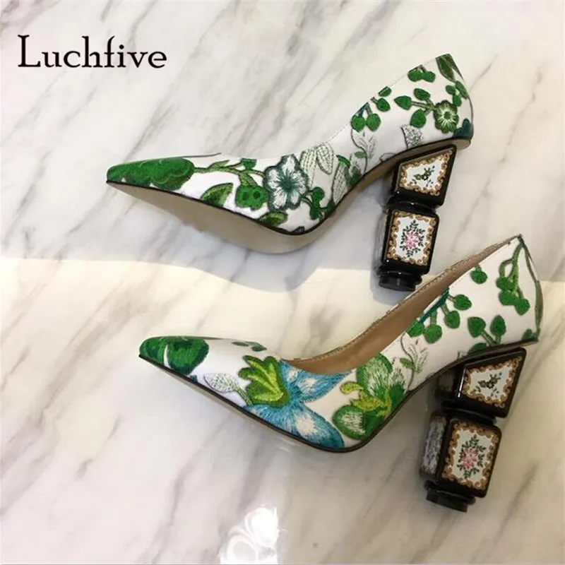 Fashion Embroider Women pumps pointed toe shallow women shoes strange High heels wedding party slip on black green zapatos mujer Fashion Embroider Women pumps pointed toe shallow women shoes strange High heels wedding party slip on black green zapatos mujer