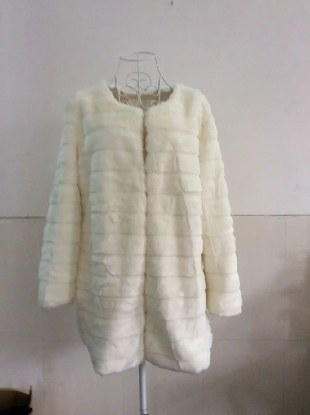 Faux fur jacket Hot Plus Size XL XXL XXXL 4XL 5XL 6XL Winter Furry White Faux Fur Coats Luxury Fake Fur Coats For Women