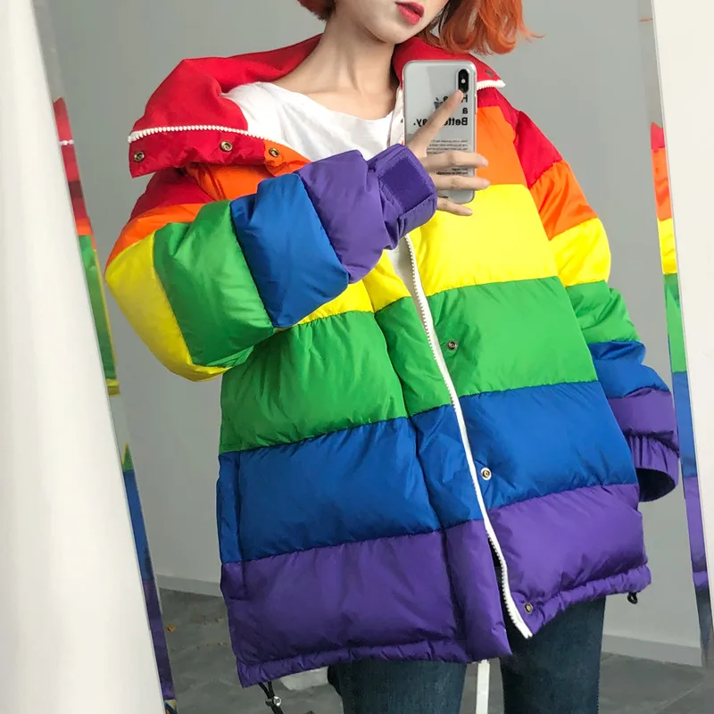 Цветные куртки купить. Burberry Puffer Jacket Rainbow. Яркая куртка. Яркие куртки женские. Яркий пуховик.