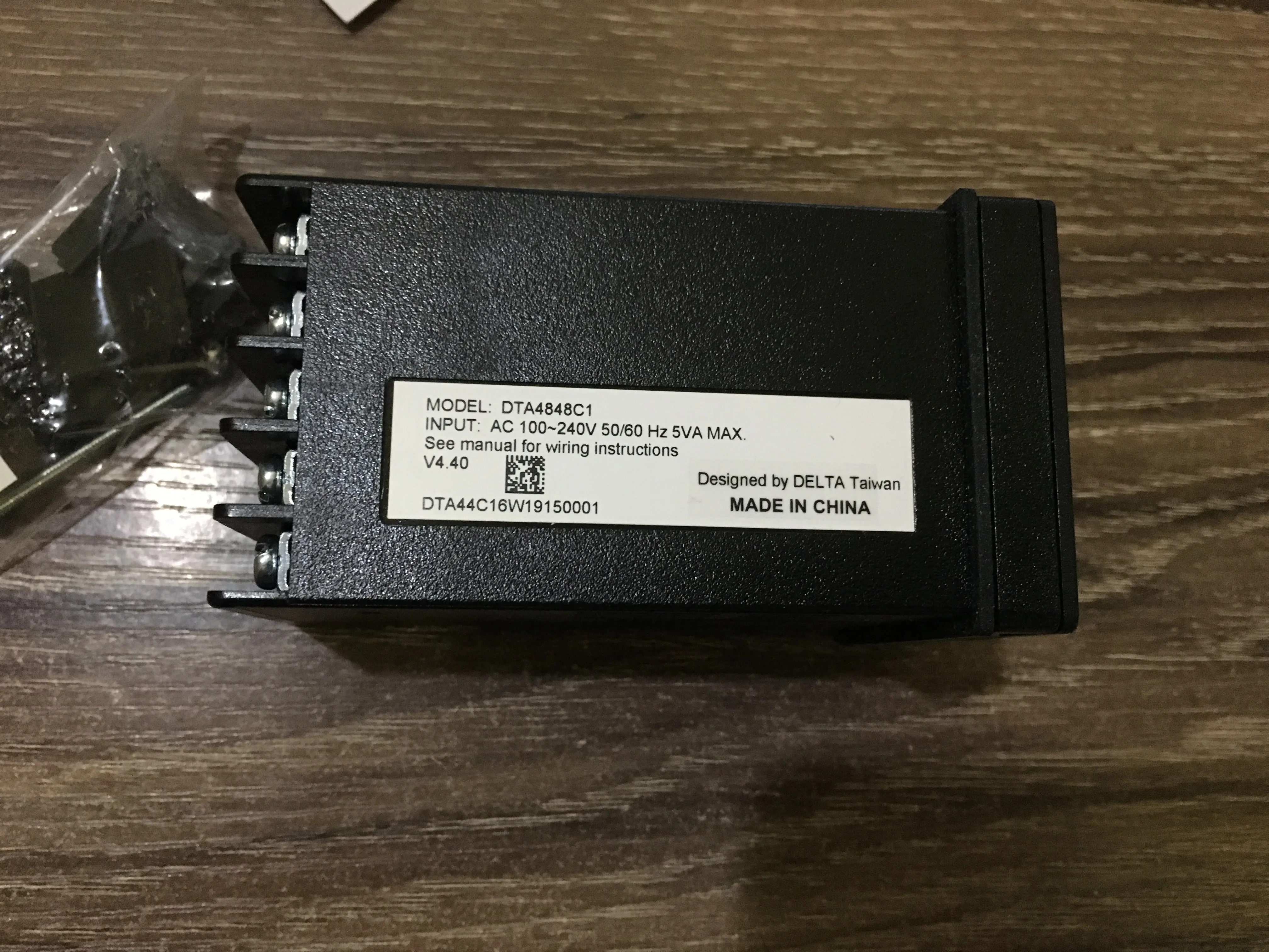 Delta Temperature Controller DTA4848V0 Input 100~240VAC output Pulse 14V