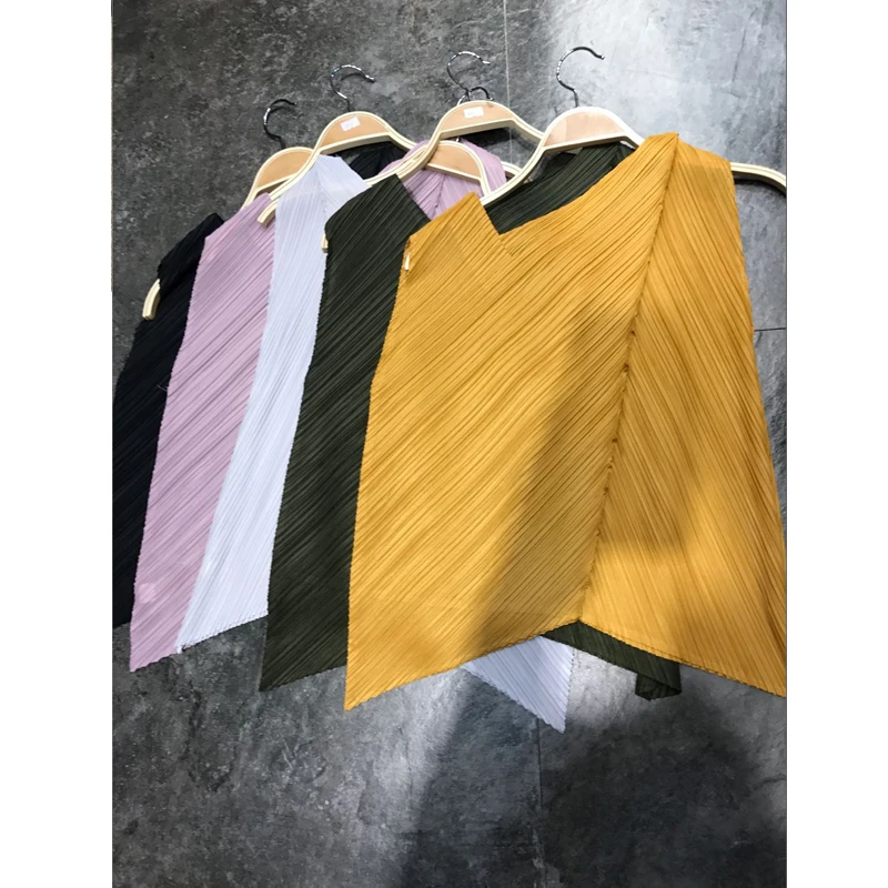 Changpleat летние женские футболки топы Miyak плиссированные модные необычные футболки с v-образным вырезом без рукавов тонкая женская футболка Tide