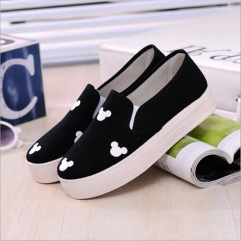 

Spring Autumn Fashion Women Flats Canvas Shoes Platform Round Toe Breathable Shoes With Mickey Floral Print
