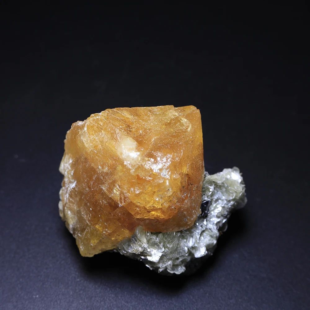 344.8 г натуральный Камни минералов и рок-кварцевый шеелит лист MICA Редкие руды уникальные образцы