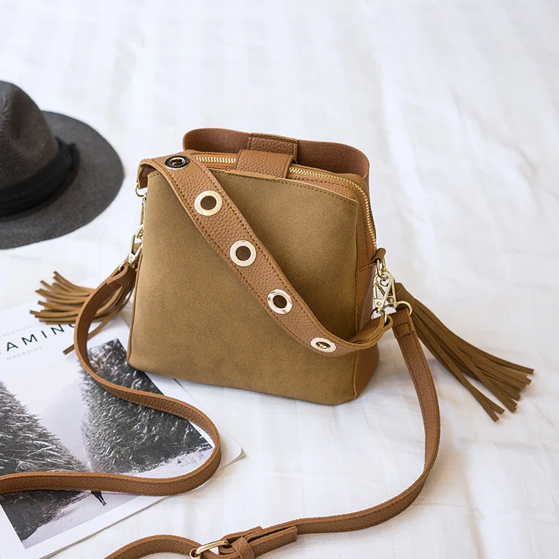 Женская Замшевая сумка на плечо с кисточками, Женские винтажные сумки через плечо для женщин, нубук, сумка-мешок, Дизайнерские повседневные сумки - Цвет: Brown