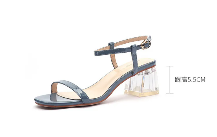 Однотонные сандалии-гладиаторы; женская обувь; soulier femme; Туфли на каблуке с синтетическими ремешками; лоферы с жемчугом; обувь с застежкой на ремне; однотонная пластиковая обувь в римском стиле