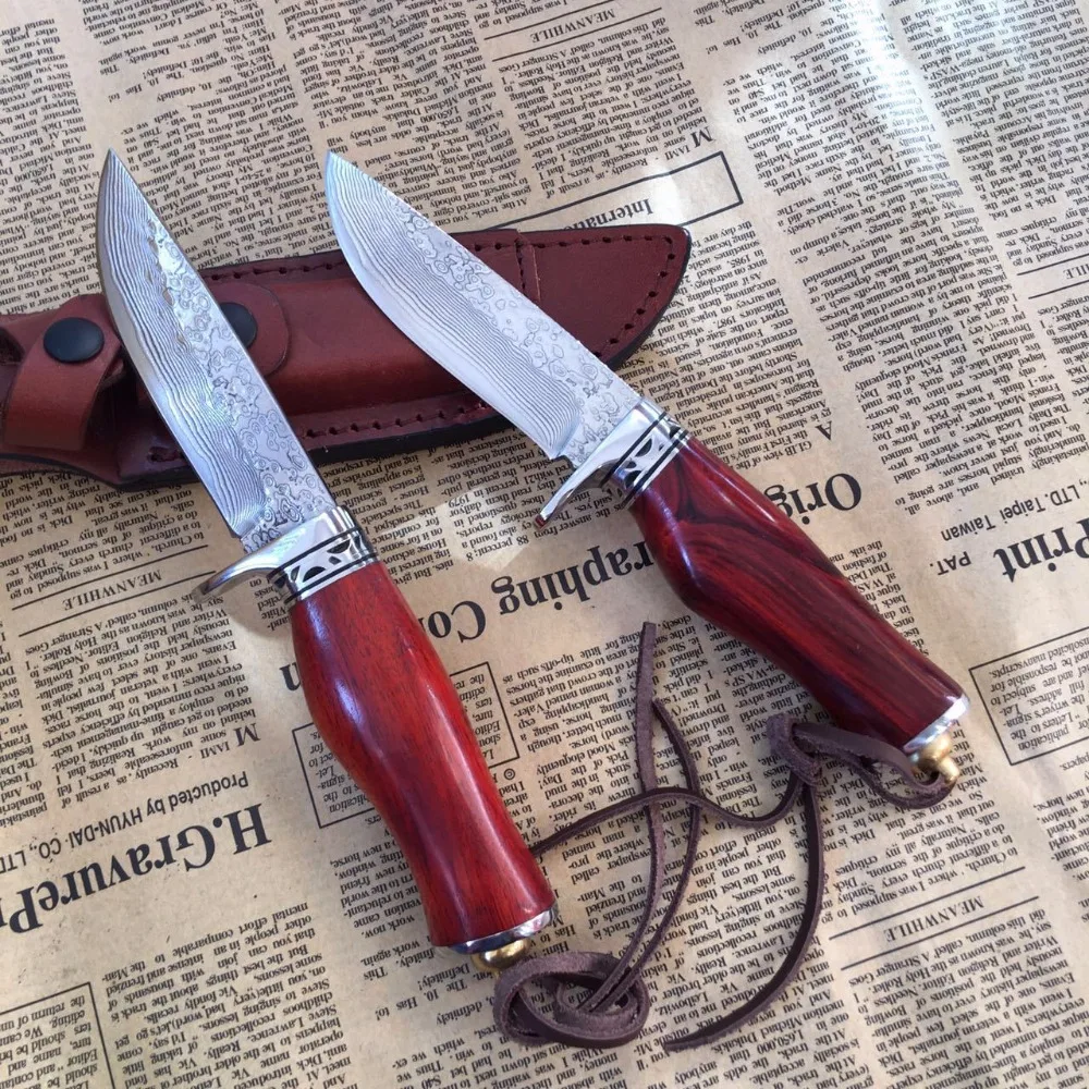Дешевый Высокое качество Дамасская сталь нож Танзании крови сандалового дерева ручка изысканный узор Коллекция охотничьи ножи с оболочкой