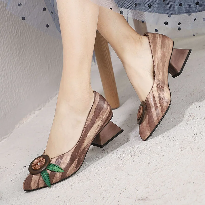 

Artdiya Original Spring and Summer 2019 New Retro Pointed Toe Women Shoes Genuine Leather Flowers Handmade Thick Heels Pumps