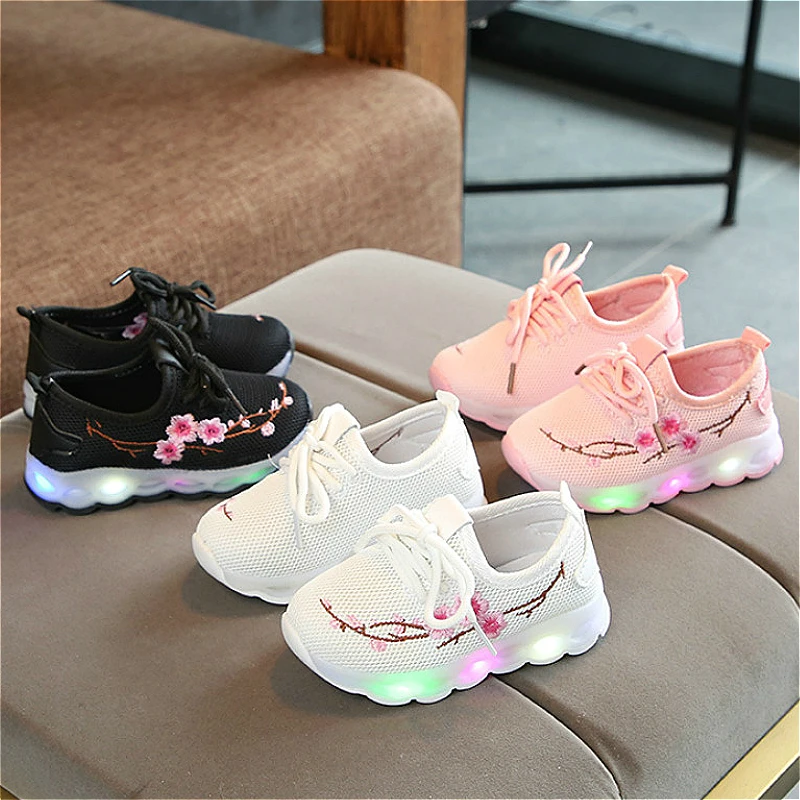 

2019 Spring Embroidery Luminous Sneakers for Girls Flower Children Casual Shoes Footwear for Children Breathable Sneakers