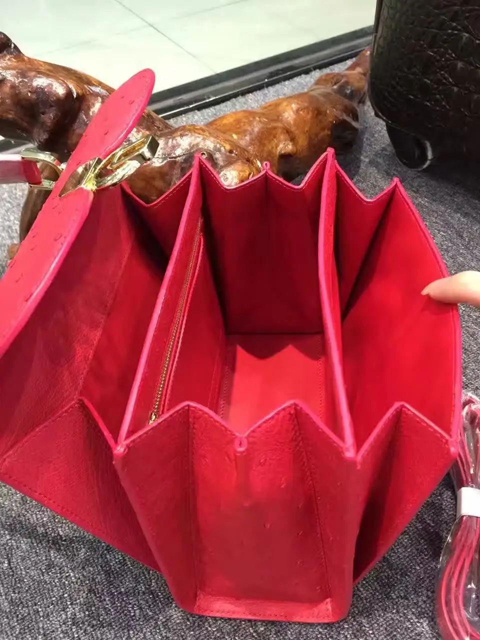 Рисунок 5 - Женская сумка-тоут из 100% натуральной кожи страуса