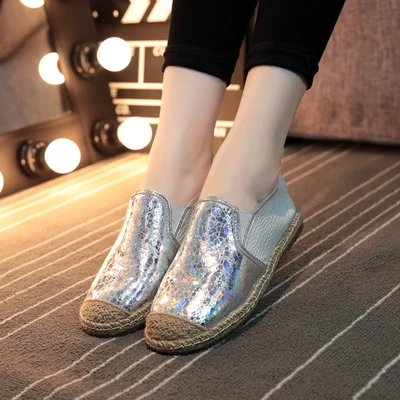 Nueva Moda 2016 Mujeres zapatos Casual slip on Pisos Bling Zapatos de cuero para Hombres Mujeres
