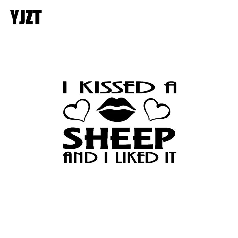 YJZT 13 6 см * 9 8 Виниловая наклейка на автомобиль я KISSSED A SHEEP и мне понравилось цвет