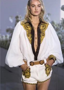 

2019 Spring and Summer Holiday Embroidery Rivet Long Sleeve Loose Shirt + High Waist Belt Shorts Two-piece Women Set
