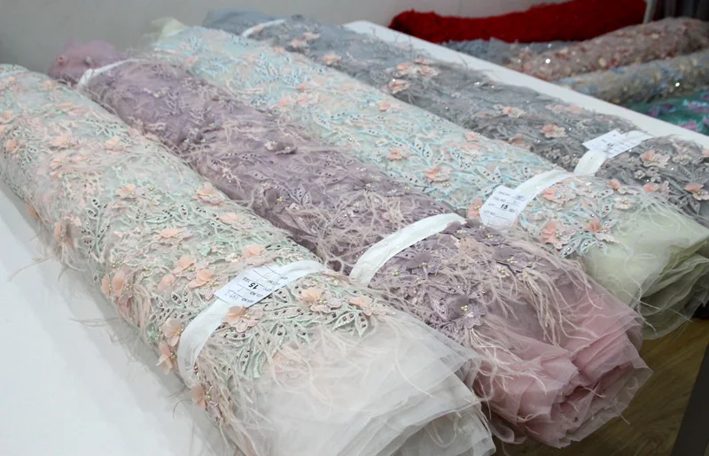 

2018 High Quality 3D applique Lace Fabrics With Stones African French Net Lace Fabric Embroidered Tulle Mesh Lace
