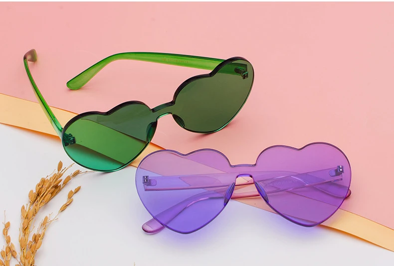 8585444621_1378302811