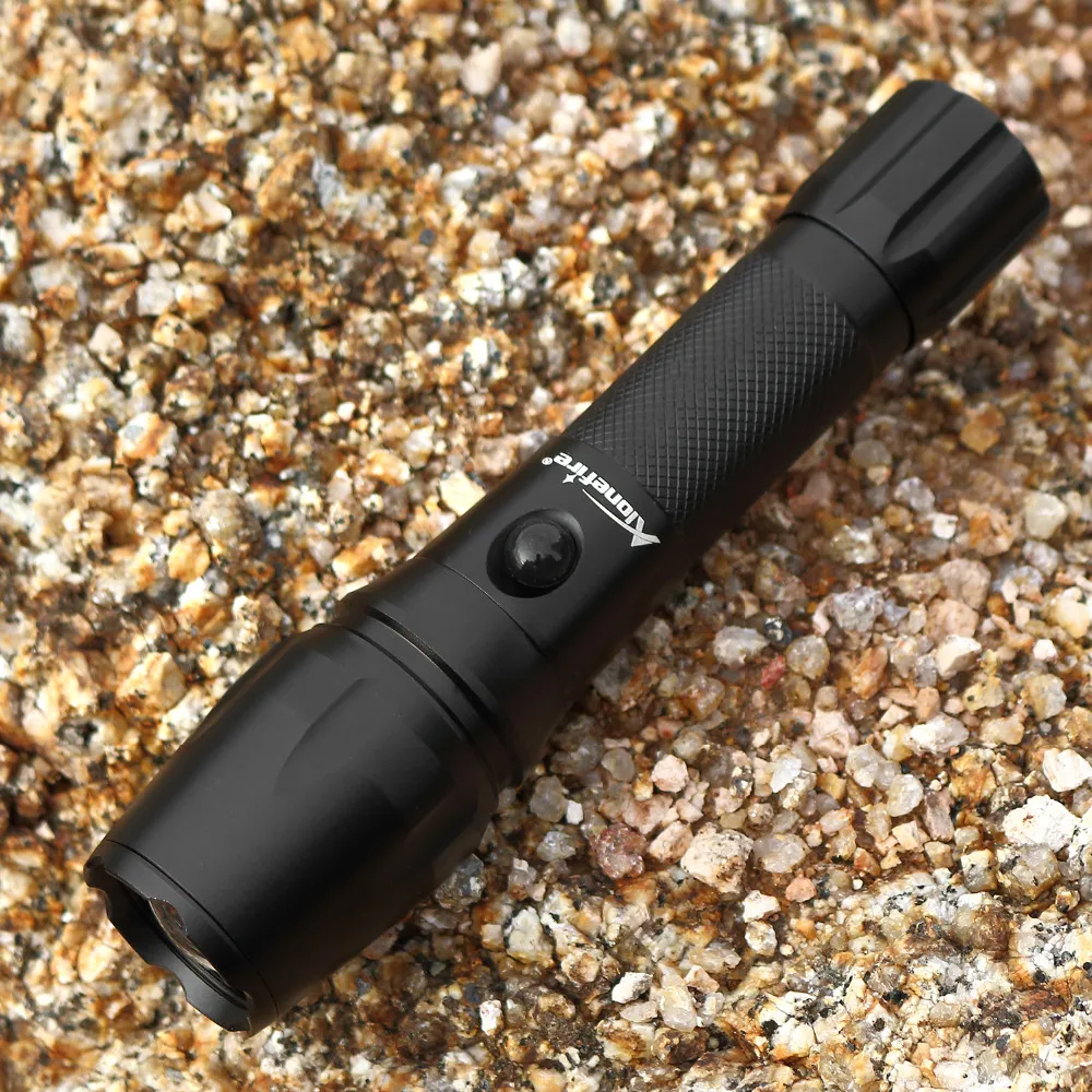 Zoom flashlight (8)