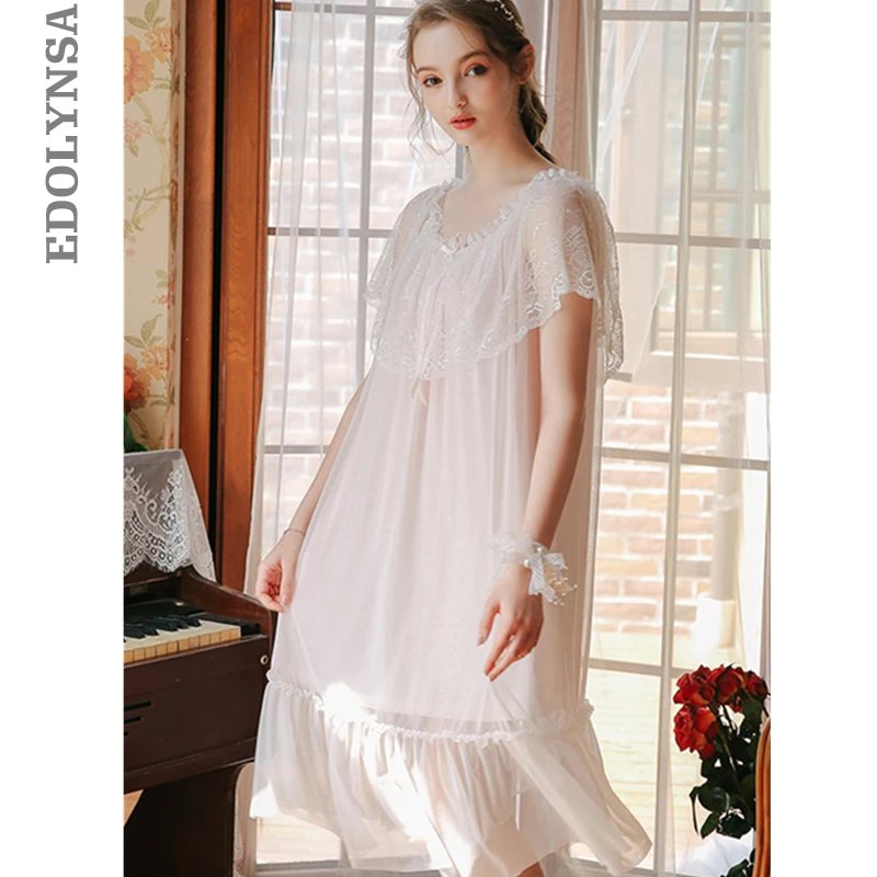 

2019 Retro Sleepwear Elegant Lace Ruffed Soft Cotton Lining Long White Nightgown Vintage Autumn Women Home Wear Night Dress T505