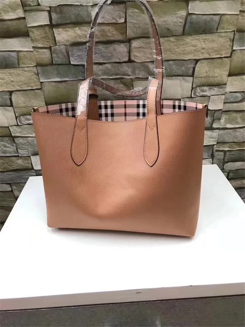 

Simple and practical double-sided dual-use plaid spell leather tote bag upper mouth 40cm lower mouth 30cm wide 12cm high 26cm