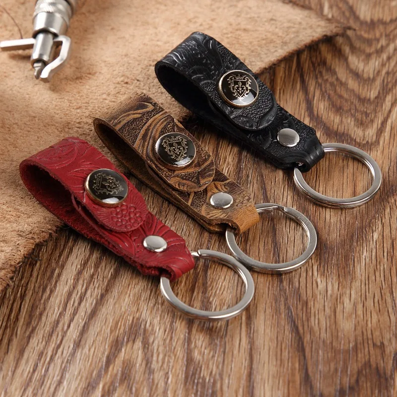 

High-Grade Retro Leather Car Keychain Women Men Carved Genuine Cowhide Key Chains for Key Rings Holder Purse Pendant Bag Charm