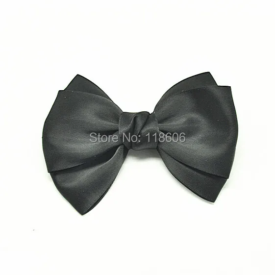 Black lady hairbow.jpg