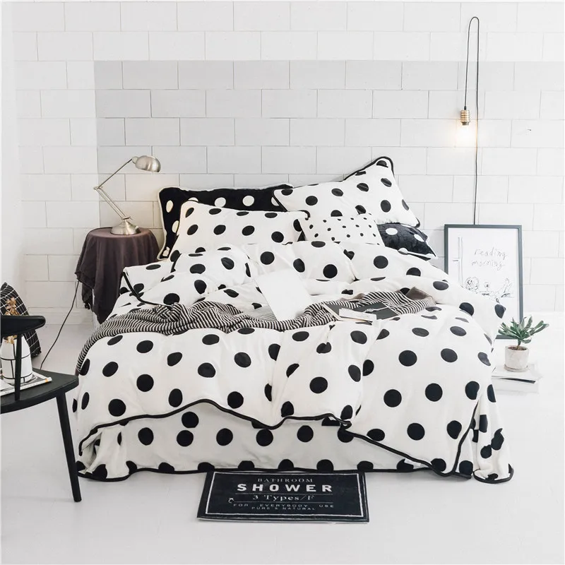 

Luxury Soft velvet bedding set black and white dot duvet cover sets warm winter bed linen bedclothes double bed