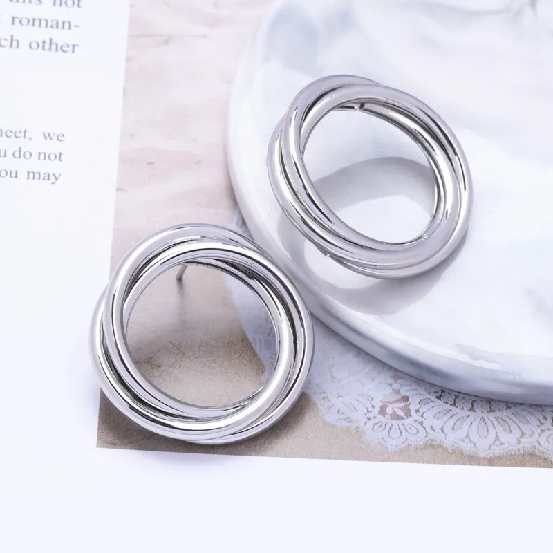 EK119 большие круглые Висячие серьги для женщин, геометрические круглые массивные серьги, скрученные металлические серьги, модные ювелирные изделия, тренд