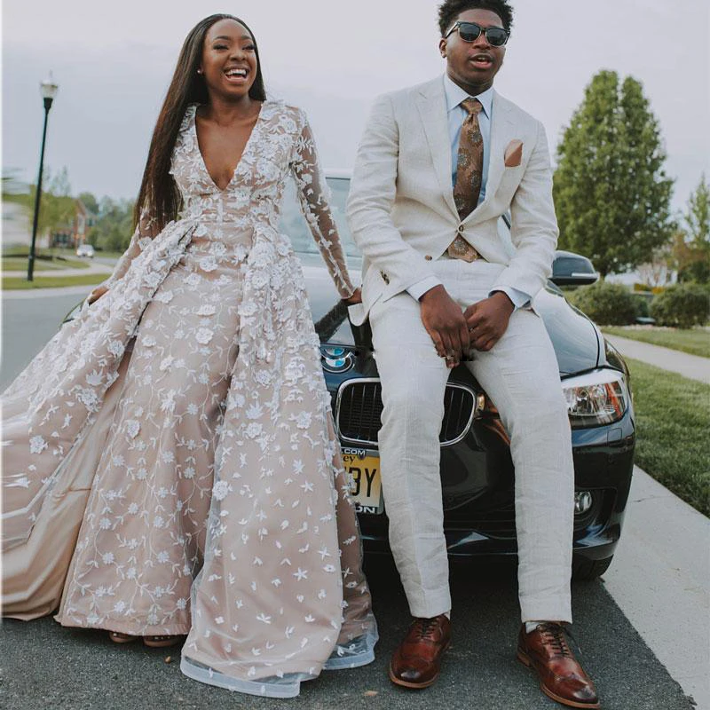 

Fashion Overskirt Prom Dresses 2019 Deep V Neck 3D Appliqued Party Dress Long Sleeves Vestidos De Fiesta Plus Size Evening Gowns