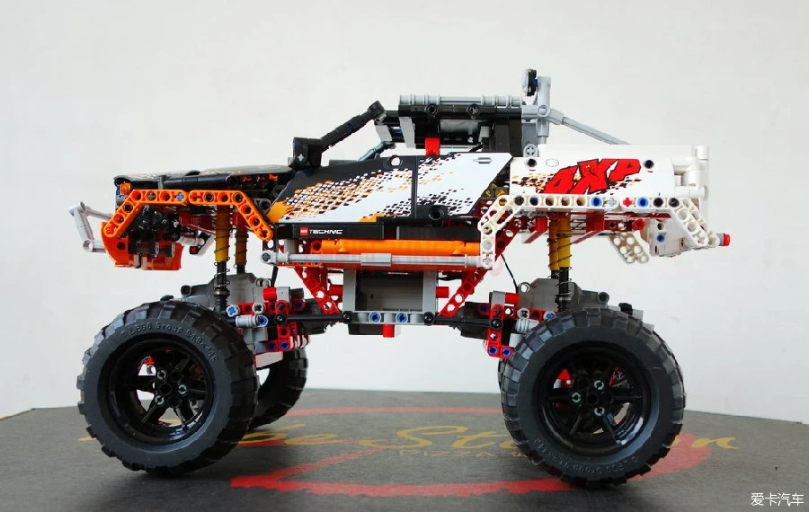 LP 20011 technic наборы супер классика Ограниченная серия внедорожников 20014