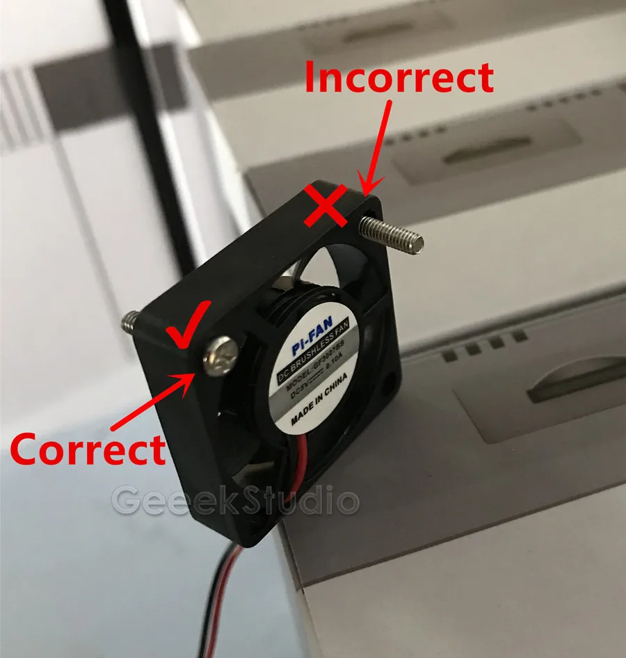 NESPI чехол+ плюс с охлаждающим вентилятором радиаторы фланелевый мешочек и дополнительный Raspberry Pi 3 Model B+ 5V 2.5A Мощность адаптер переменного тока, 32G SD карты