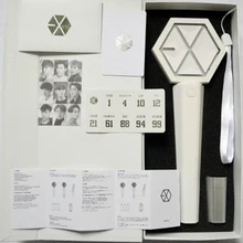 Экзо Sehun Chanyeol лежал белый концерт свет stick палке