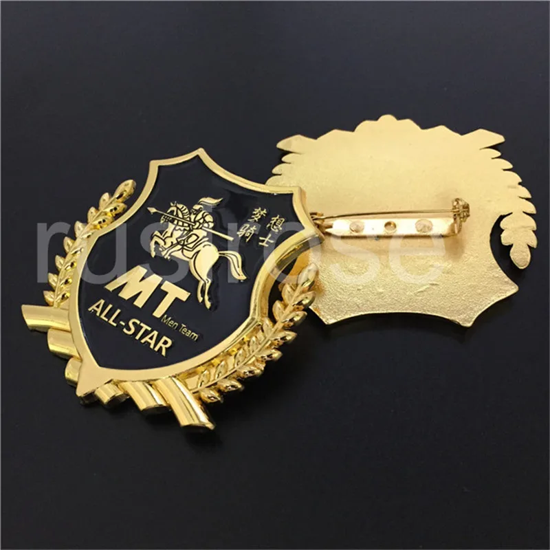 

Personality 3D wheat ear riding horse badge custom, ODM high quality gold metal badge, back security pin
