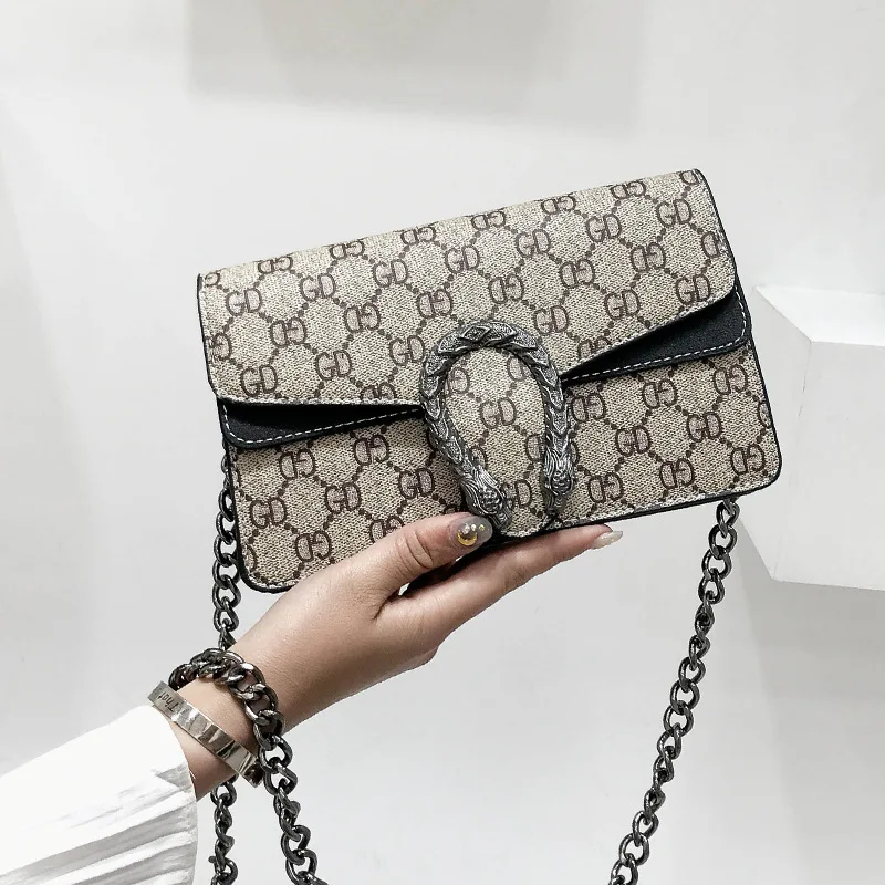 High quality luxury lady bag 2019 New Retro PU lock lady Single Shoulder Bag Fashion printing chain oblique Bag