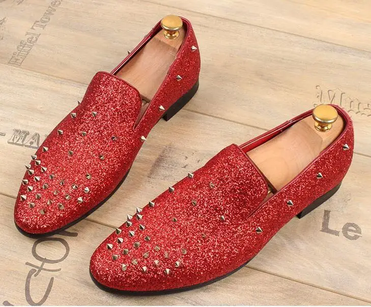 

2018 Rivets Glitter Man Casual Loafers Shoes Slip On Spring Man Formal Wedding Business Oxfords Shoes Flats gold red black