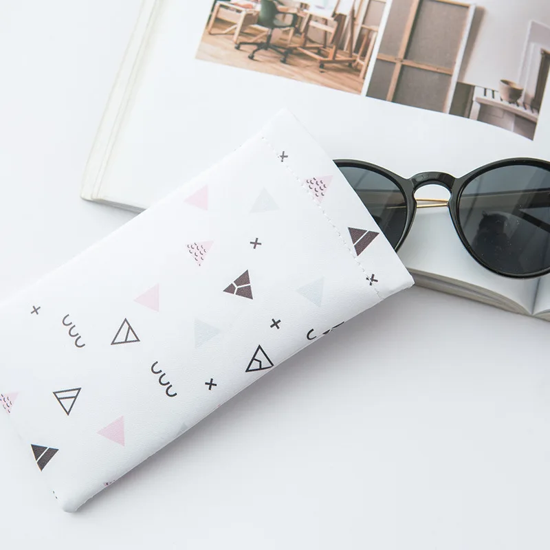 

1Pcs New Good Quality Outdoor Portable Glass Bag PU Glasses Bag Smooth Surface Sunglasses purse Pouch for Eyewear Container