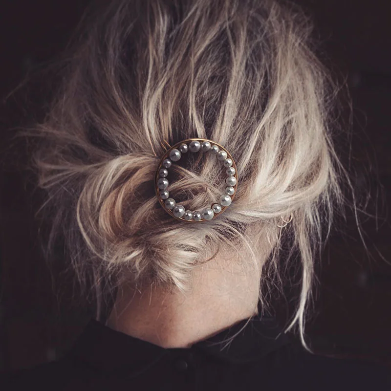 

Fashion Simple Personality Atmospheric Pearl Round Geometric Headdress Edge with One-Word Hair Clip for the women claws