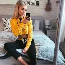 Спортивная одежда для фитнеса, укороченный топ для йоги, спортивная одежда для спортзала с длинным рукавом, сексуальная желтая одежда с капюшоном, Женская облегающая Полуоткрытая футболка для бега