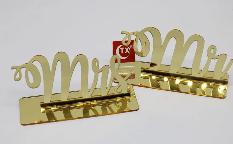 

Acrylic Mirror Gold Mr and Mrs Wedding Sign for Wedding Decoration Bride and Groom Table Decrations Photo Props Engagement
