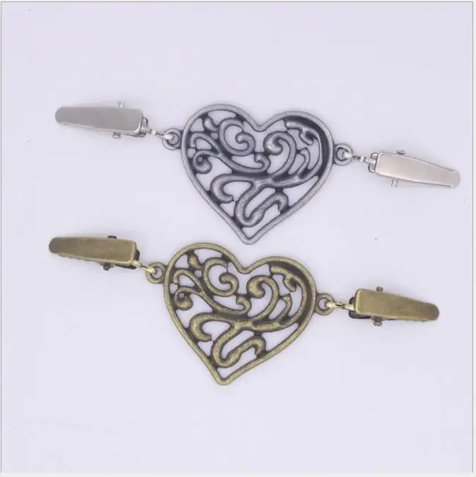 

1Pcs Retro Sweater Cardigan Clips Keeper Fashion Shawl Duck Clip Buckles For Clothes Decor Beaded Pearl Pin Brooch Metal Buckle