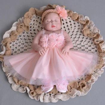 

55cm Full Silicone Reborn vinyl Realistic 23inch new design wedding baby bebe alive Lovely Birthday Gift Present bathe bonecas