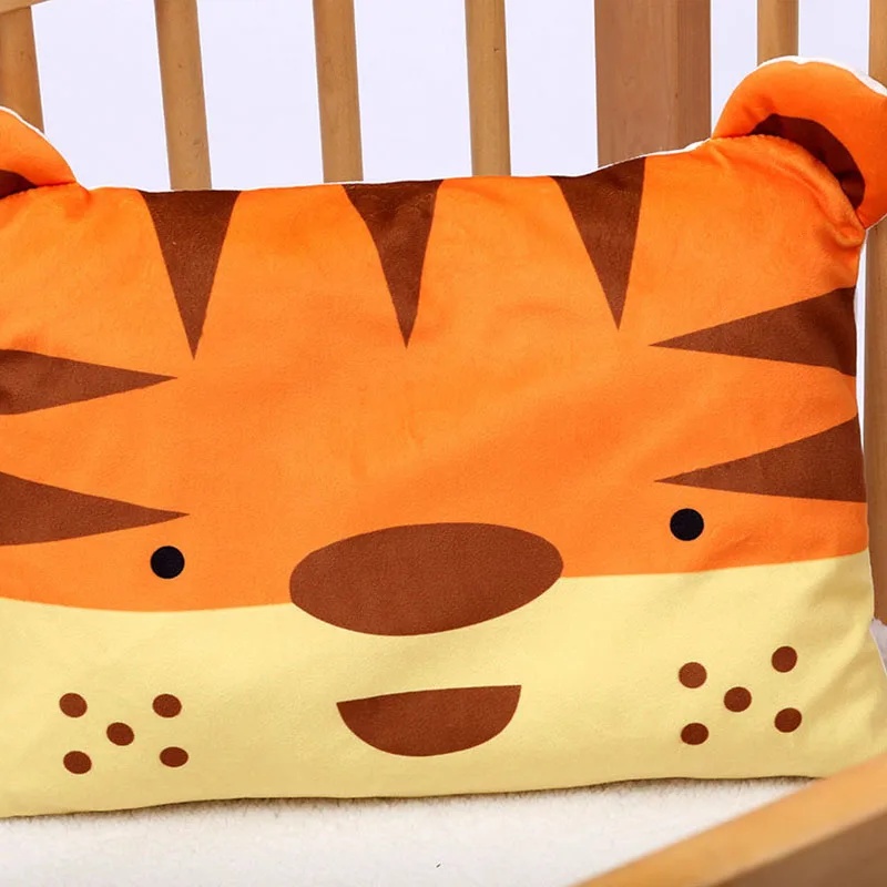 tiger Детская подушка мультяшный медведь подушечки высокого качества мягкая хлопковая подушка для защиты от опрокидывания плоский позиционер для головы подушка для новорожденных декор комнаты - Цвет: tiger