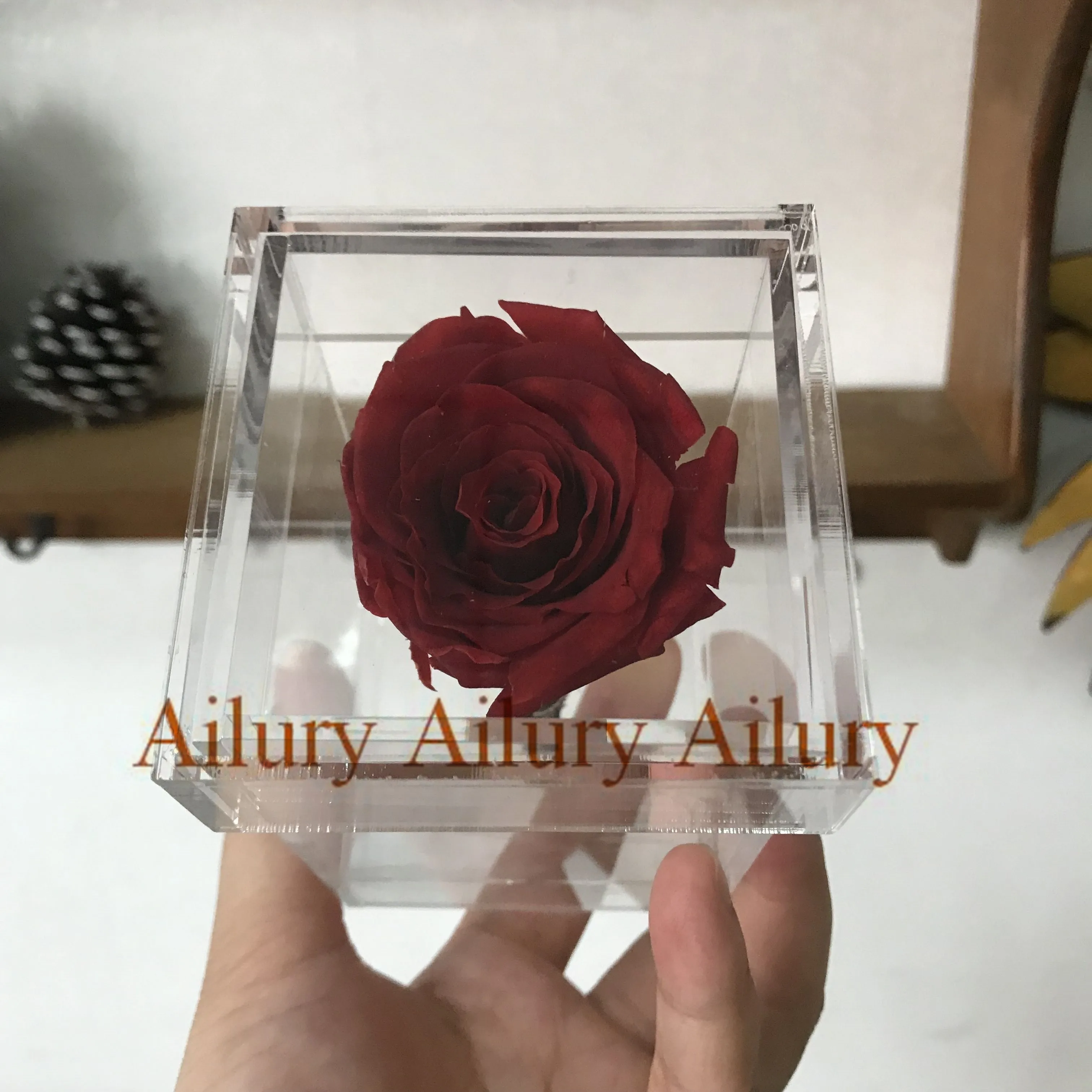 

Valentine's Day Gifts Small Acrylic preserved Flower Box High-end Jewelry Box Square Flower Box