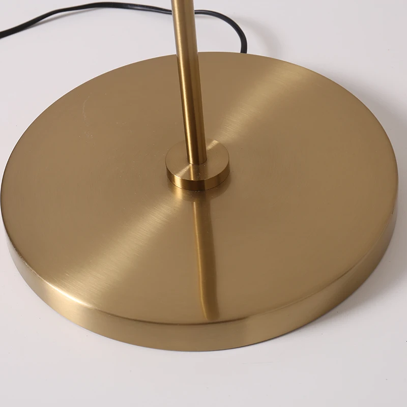 كونغ بسيطة الحديثة الطابق مصابيح الذهب لون الجسم حليبي بيضاء جالس lampshade الإبداعية ليلة الدائمة مصباح g9 أدى لمبة مشاركة الحديث