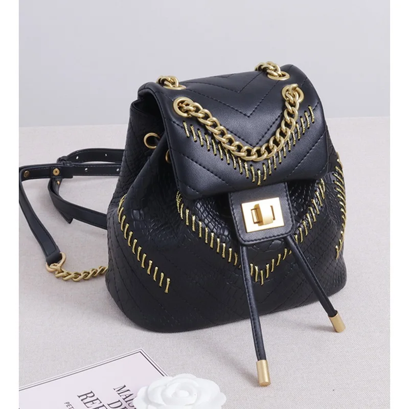 

Italy Brands Backpacks For Women V Thread Gold Chain Lady Shoulder Bag Famous Designer Leather Drawstring Bucket Bags School Bag