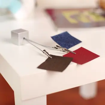 

Affordable 3 clips Cube base wire memo holder paper Note clip - Silver Grey