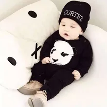 Милые детские комбинезоны; Модная хлопковая черная одежда с длинными рукавами и рисунком панды для новорожденных; нейтральная одежда для маленьких мальчиков; одежда для маленьких девочек