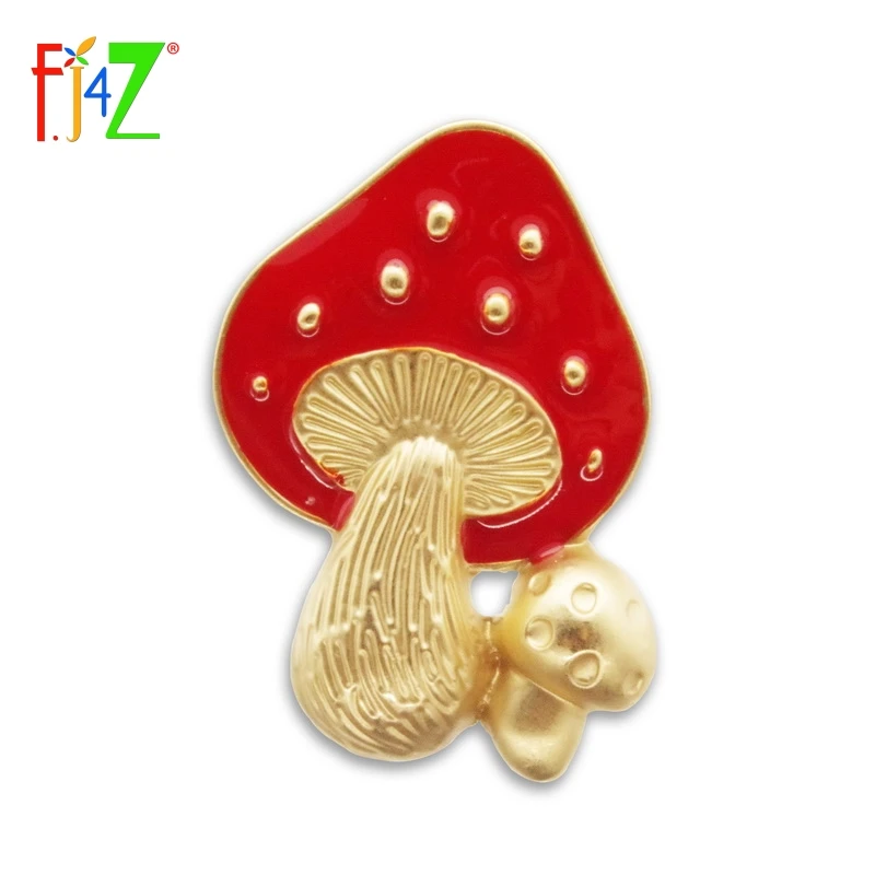 Adorable mushroom brooch