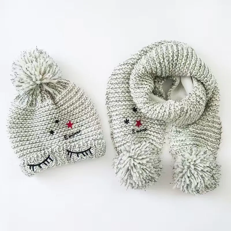 Пепельная пушистая шапка и шарф для малышей, комплект с вышивкой глаз, вязаные крючком Детские шапочки, детская шапка на осень и зиму, ветрозащитные наушники ручной работы