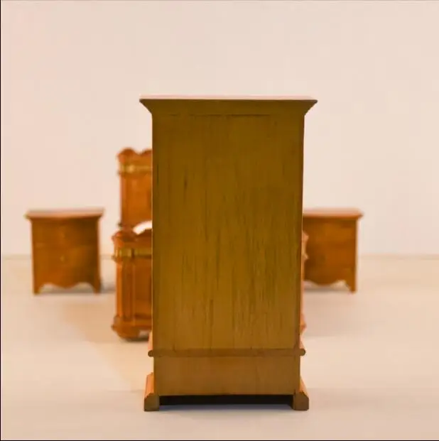 A01-X003 rement الأطفال طفل هدية لعبة 1:12 دمية مصغرة الأثاث مصغرة خشبية الرجعية خزانة مع مرآة 1 قطع