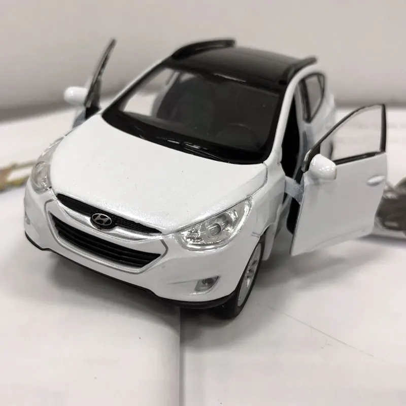 WELLY 1/36 масштабная модель автомобиля игрушки Корея hyundai Tucson ix35 SUV литая модель металлическая модель автомобиля для подарка/детей/коллекции