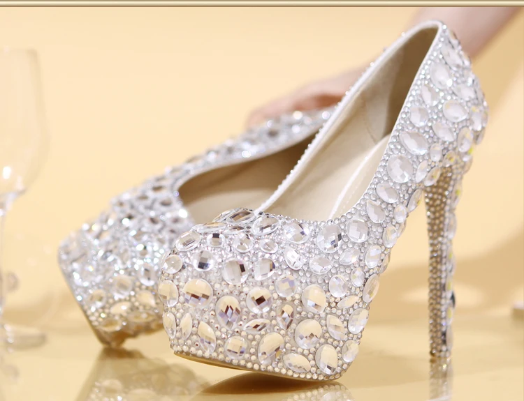 Обувь с украшением в виде кристаллов; женская обувь Золушки на каблуке для вечеринки; блестящие свадебные туфли-лодочки с круглым носком; Серебристые стразы; Размер 9